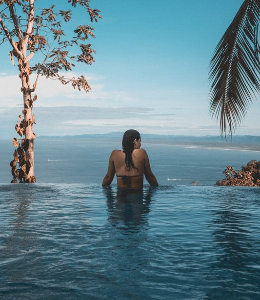 femme en vacances d'été